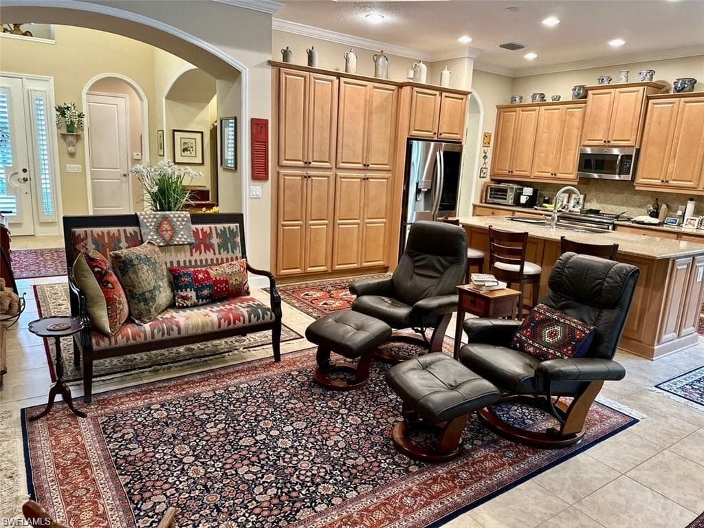 9061 Isla Bella CIR, BONITA SPRINGS FL 34135-2