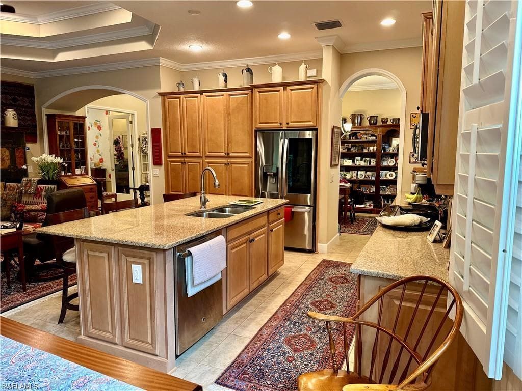 9061 Isla Bella CIR, BONITA SPRINGS FL 34135-9