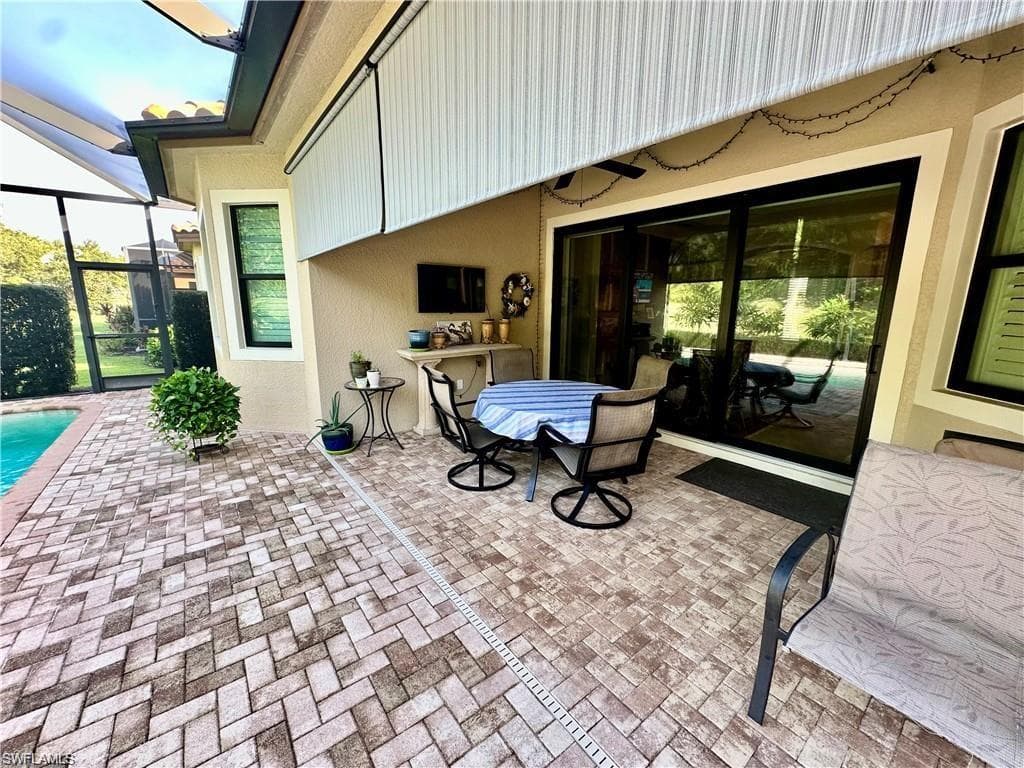 9061 Isla Bella CIR, BONITA SPRINGS FL 34135-18