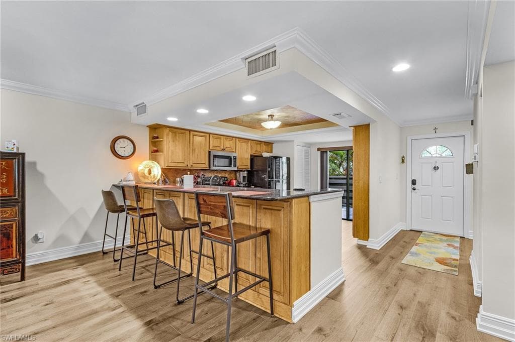 124 Pinebrook DR, FORT MYERS FL 33907-1