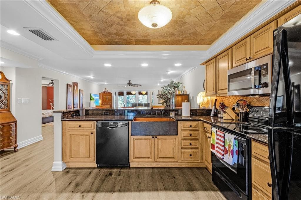 124 Pinebrook DR, FORT MYERS FL 33907-6
