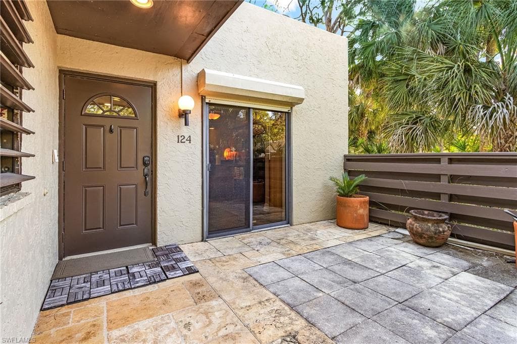 124 Pinebrook DR, FORT MYERS FL 33907-23