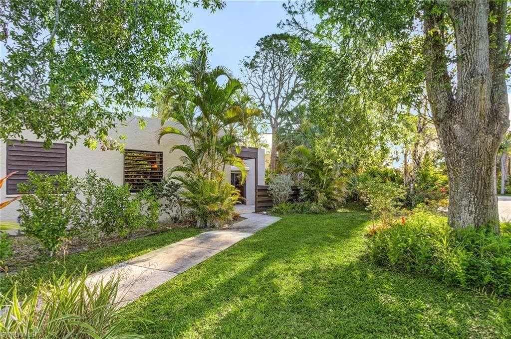 124 Pinebrook DR, FORT MYERS FL 33907-17
