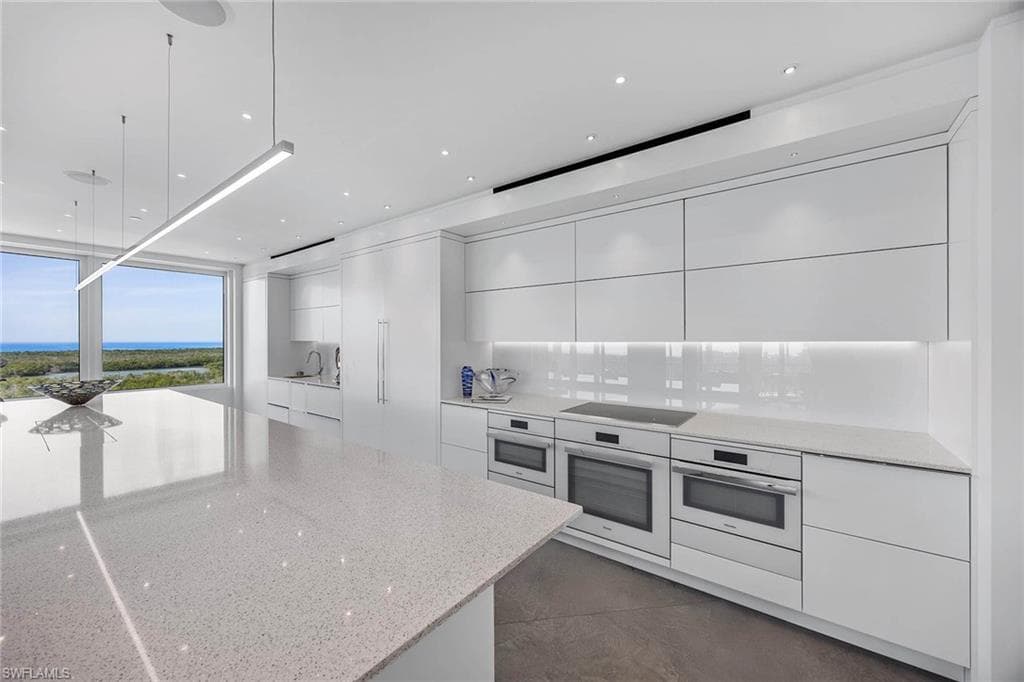 425 Dockside DR # 905, NAPLES FL 34110-45