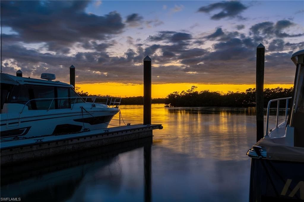 425 Dockside DR # 905, NAPLES FL 34110-40