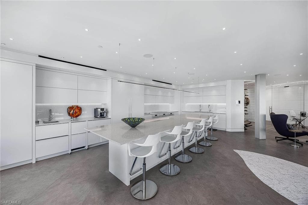 425 Dockside DR # 905, NAPLES FL 34110-14