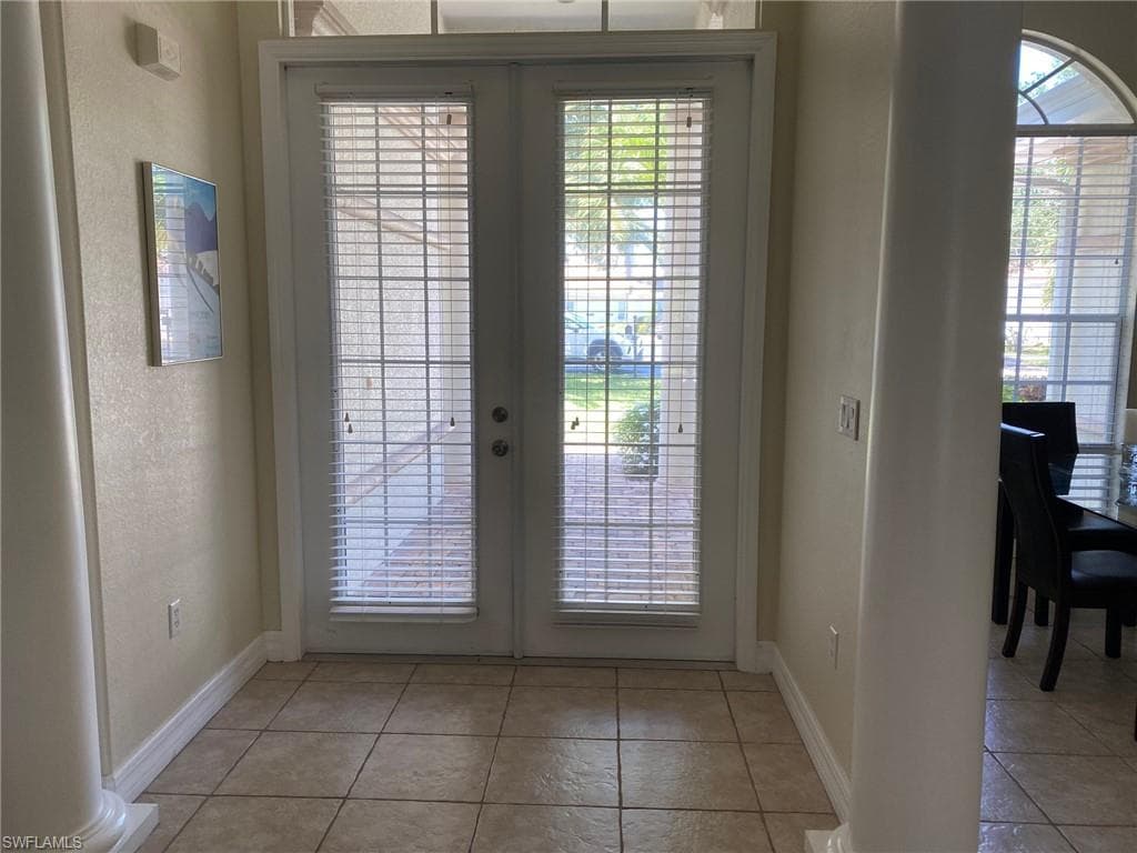 9623 Springlake CIR, ESTERO FL 33928-1