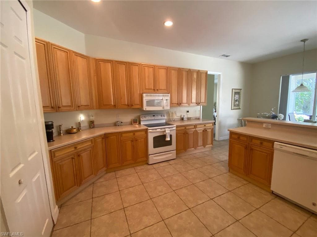 9623 Springlake CIR, ESTERO FL 33928-11