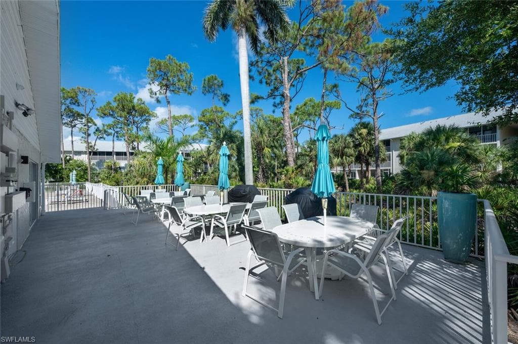 3062 Sandpiper Bay CIR # K103, NAPLES FL 34112-36