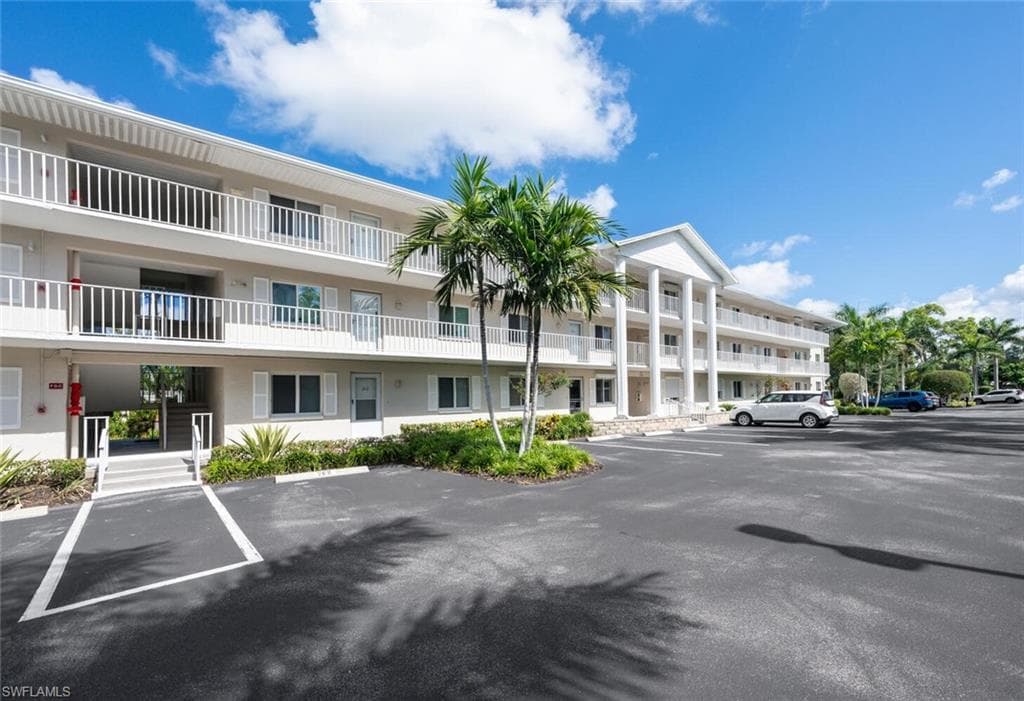 3062 Sandpiper Bay CIR # K103, NAPLES FL 34112-39