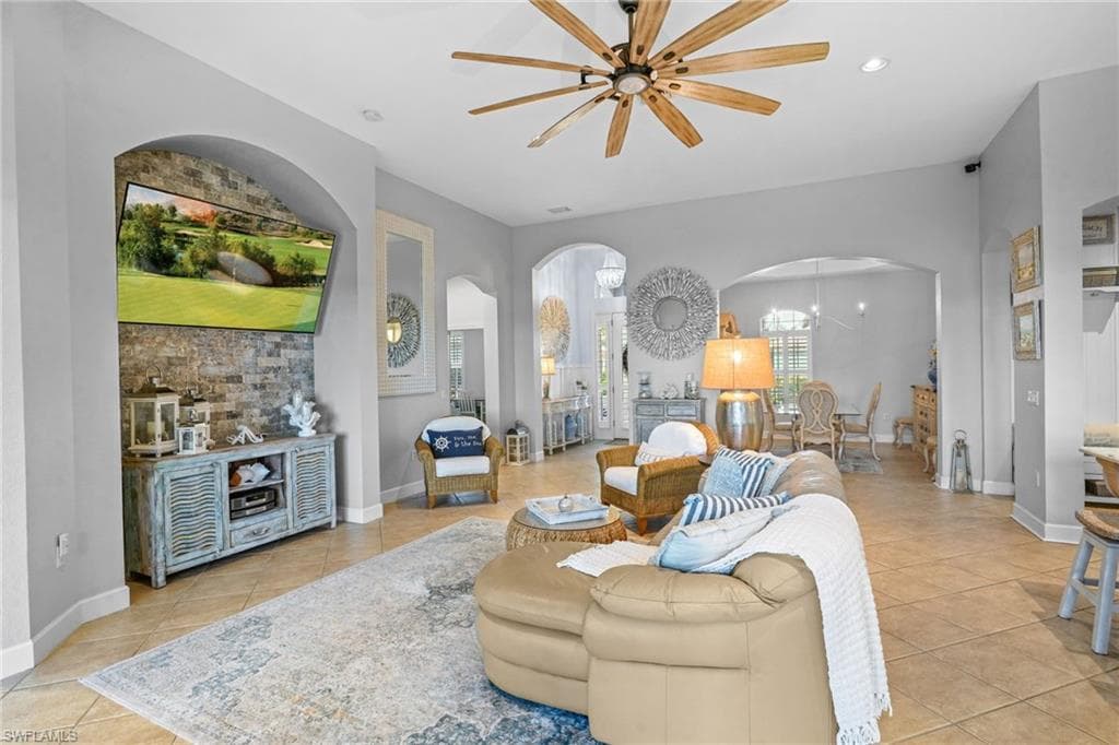 5589 Whispering Willow WAY, FORT MYERS FL 33908-9