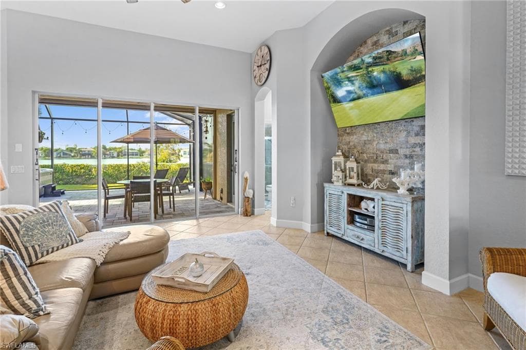 5589 Whispering Willow WAY, FORT MYERS FL 33908-10