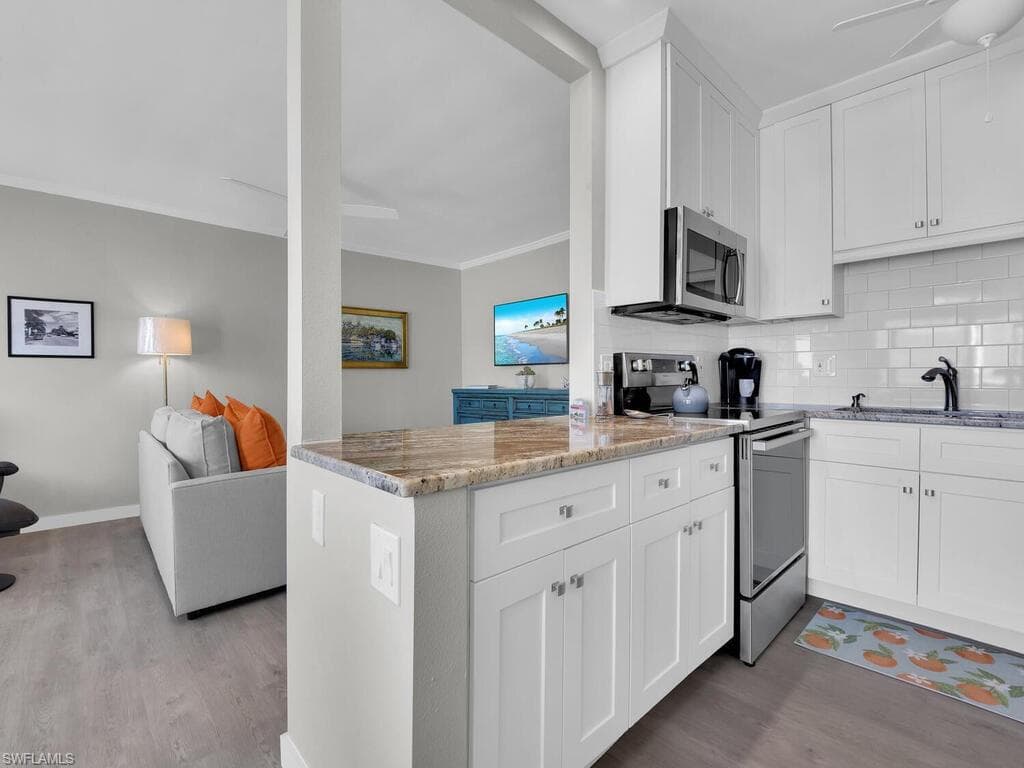 473 12th AVE S # B8, NAPLES FL 34102-15