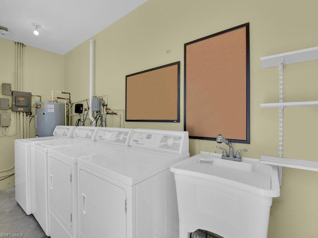 473 12th AVE S # B8, NAPLES FL 34102-23