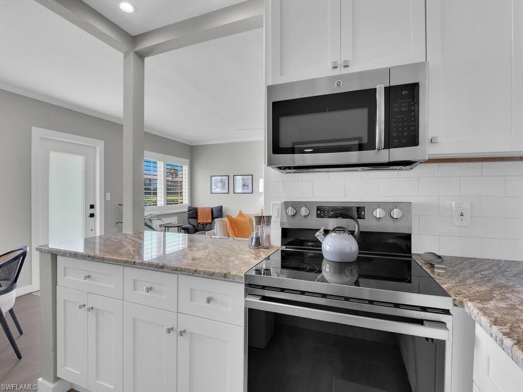 473 12th AVE S # B8, NAPLES FL 34102-13