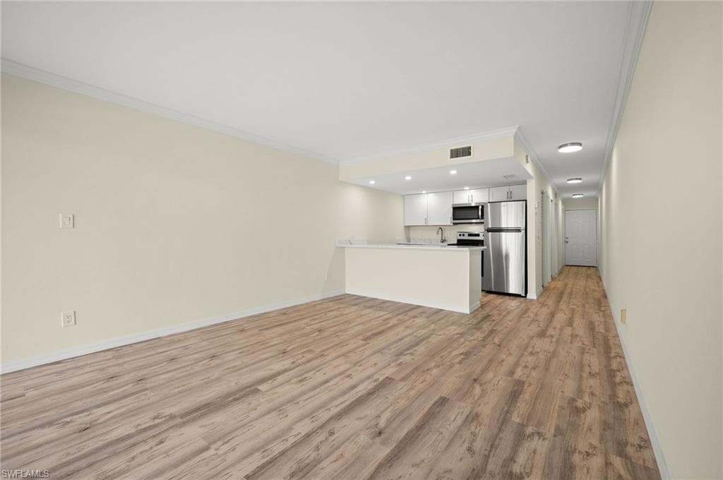 260 Southbay DR # 207, NAPLES FL 34108-6