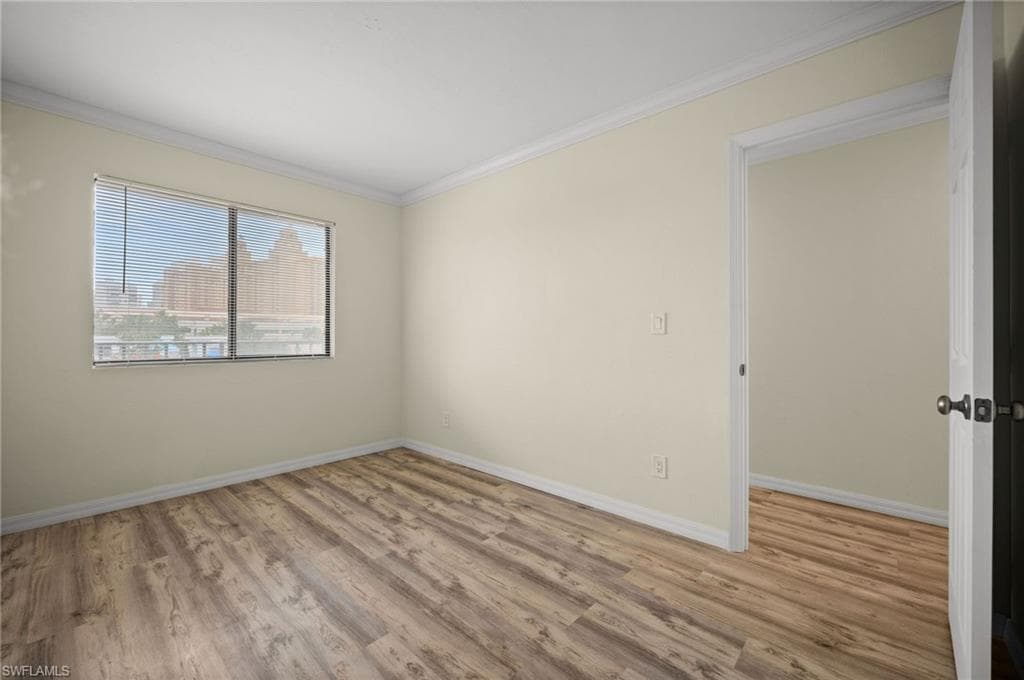 260 Southbay DR # 207, NAPLES FL 34108-8