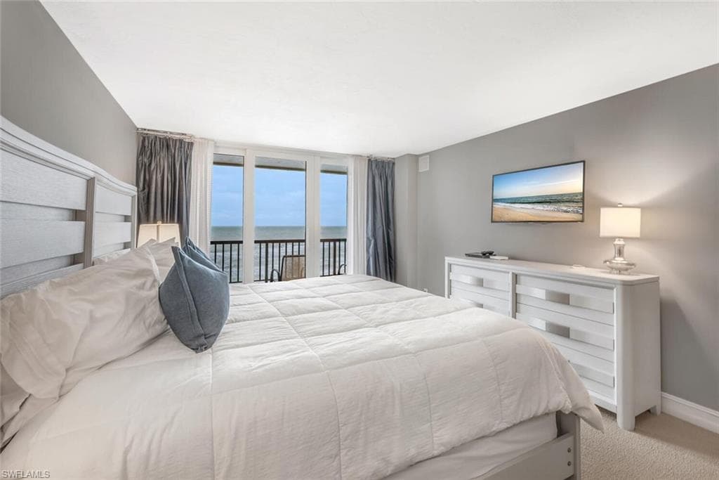 2381 Gulf Shore BLVD N # 503, NAPLES FL 34103-22