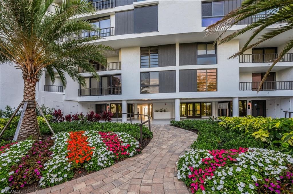 2381 Gulf Shore BLVD N # 503, NAPLES FL 34103-1
