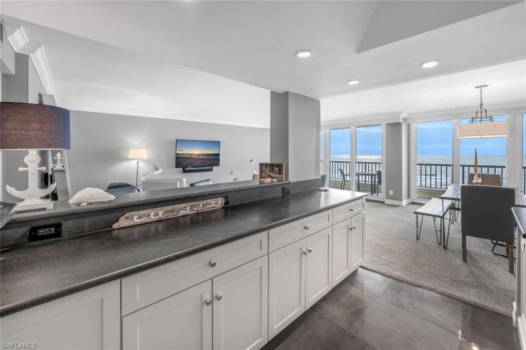 2381 Gulf Shore BLVD N # 503, NAPLES FL 34103-16