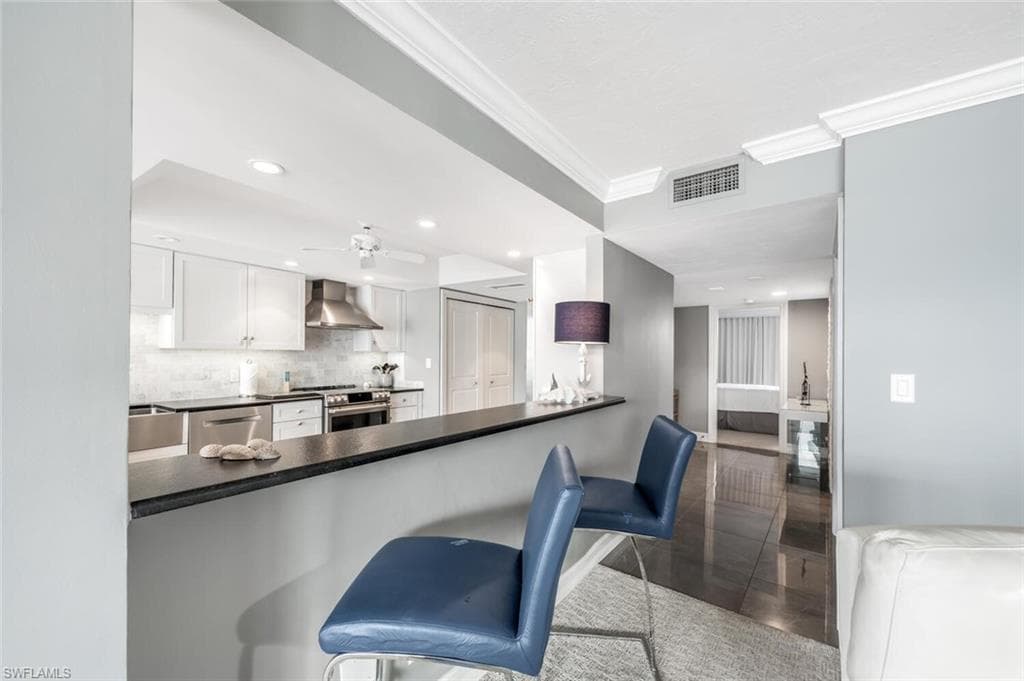 2381 Gulf Shore BLVD N # 503, NAPLES FL 34103-19