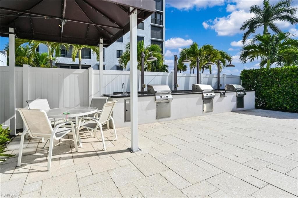 2381 Gulf Shore BLVD N # 503, NAPLES FL 34103-44