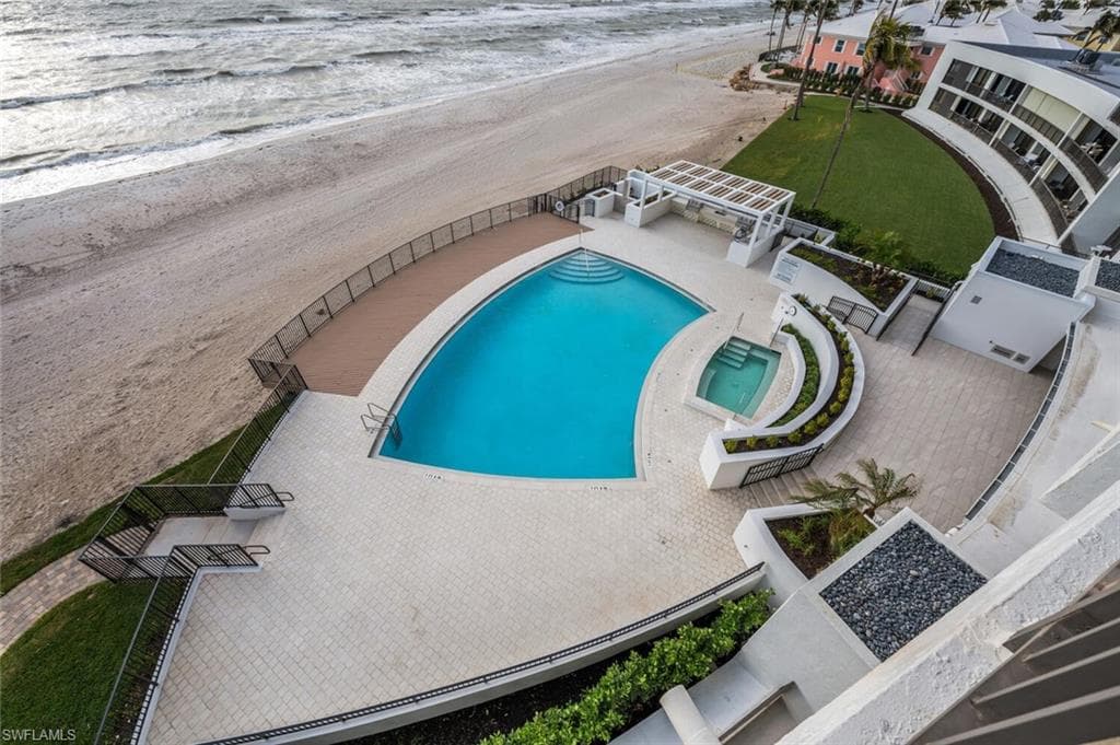 2381 Gulf Shore BLVD N # 503, NAPLES FL 34103-38