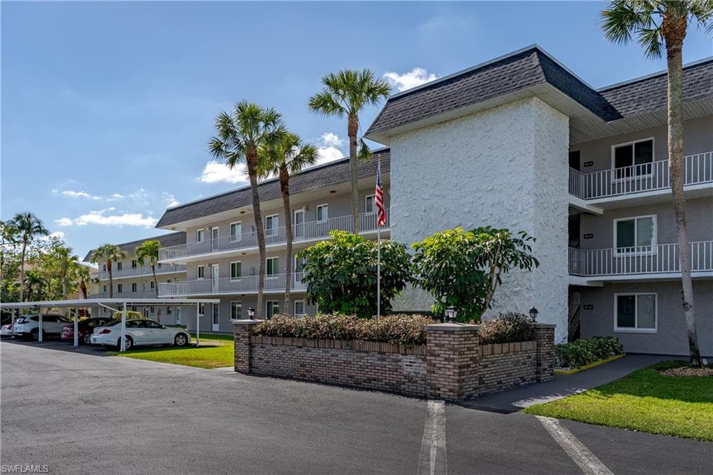 5515 Rattlesnake Hammock RD # 205, NAPLES FL 34113-4