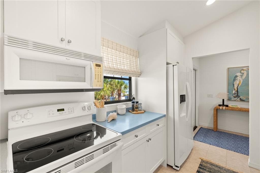 458 Lake Murex CIR, SANIBEL FL 33957-18