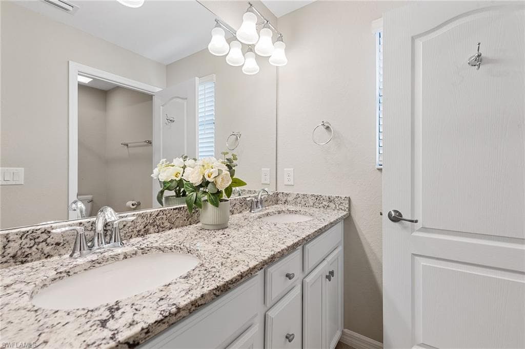 9403 Foxglove LN, NAPLES FL 34120-16