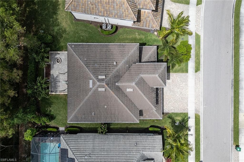 9403 Foxglove LN, NAPLES FL 34120-30
