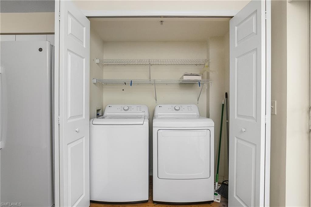 4965 Sandra Bay DR # 102, NAPLES FL 34109-16