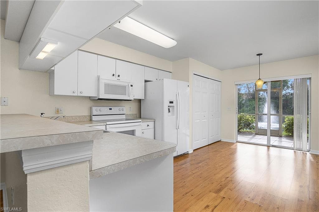 4965 Sandra Bay DR # 102, NAPLES FL 34109-6