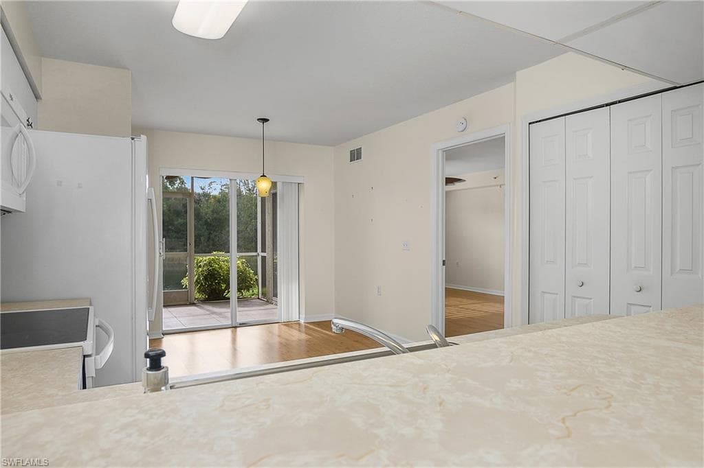 4965 Sandra Bay DR # 102, NAPLES FL 34109-10