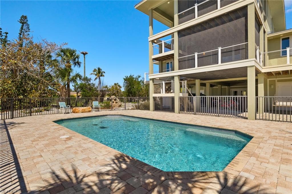 2190 Camino Del Mar DR, SANIBEL FL 33957-1