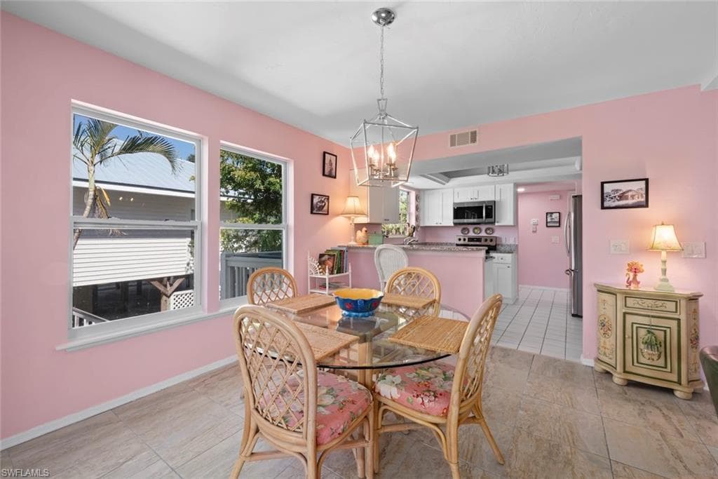 2162 Egret CIR, SANIBEL FL 33957-13