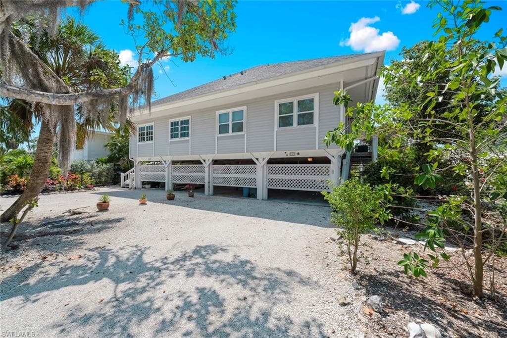 2162 Egret CIR, SANIBEL FL 33957-3