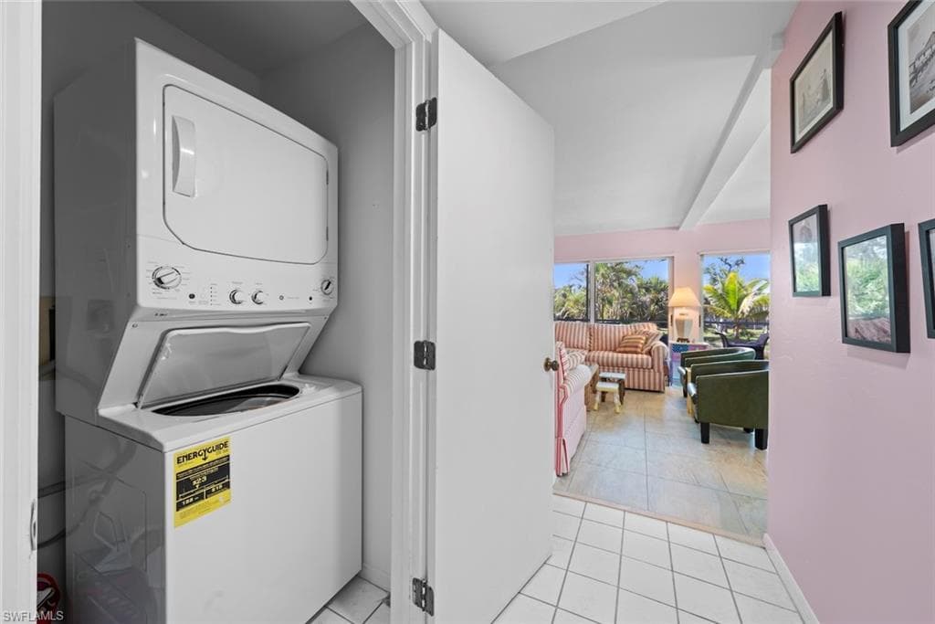 2162 Egret CIR, SANIBEL FL 33957-24