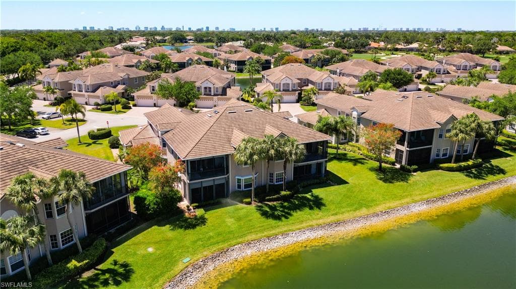 4752 STRATFORD CT # 1404, NAPLES FL 34105-33