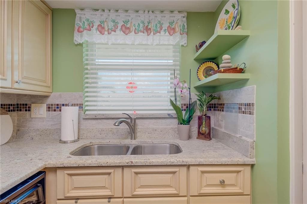 325 Charlemagne BLVD # A209, NAPLES FL 34112-9