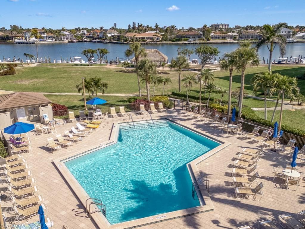 645 Seaview CT # K2, MARCO ISLAND FL 34145-12