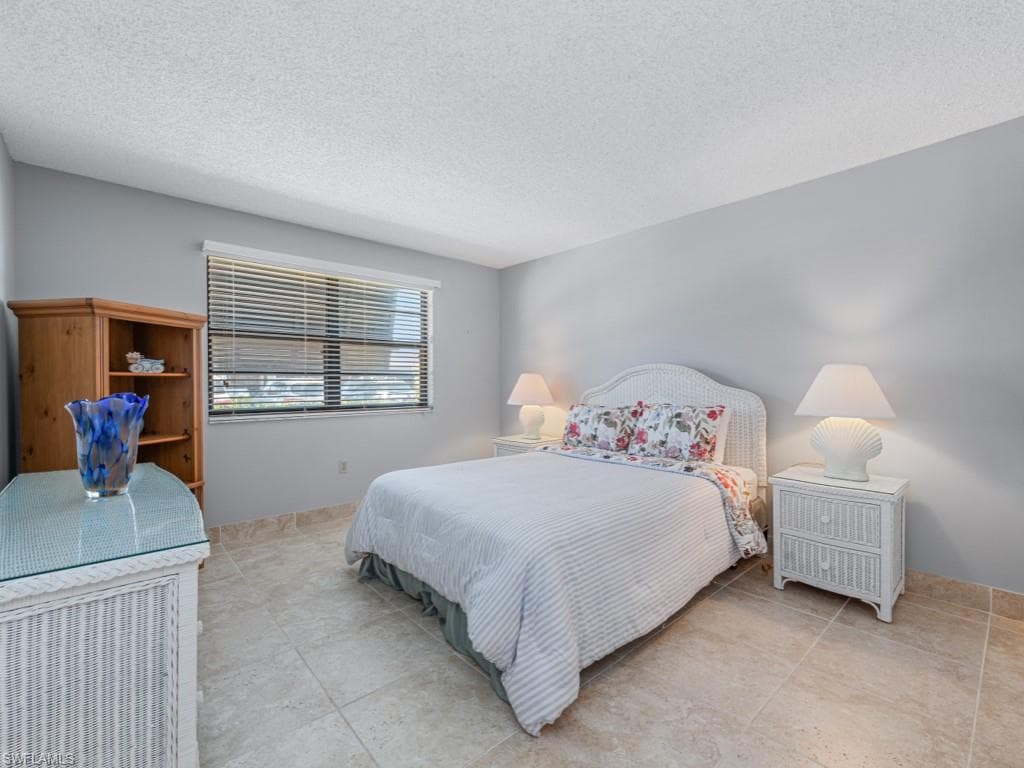 645 Seaview CT # K2, MARCO ISLAND FL 34145-8