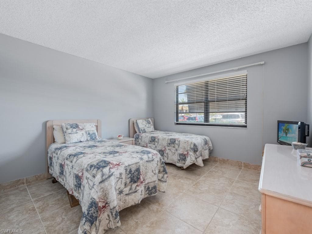 645 Seaview CT # K2, MARCO ISLAND FL 34145-10