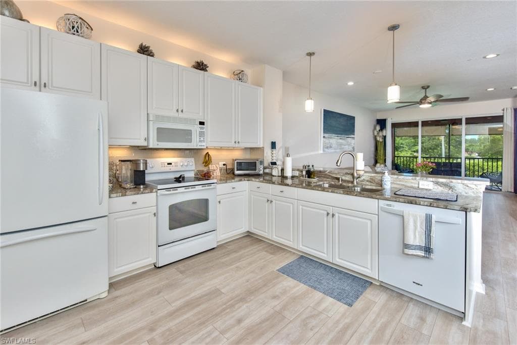 10045 Heather LN # 204, NAPLES FL 34119-5