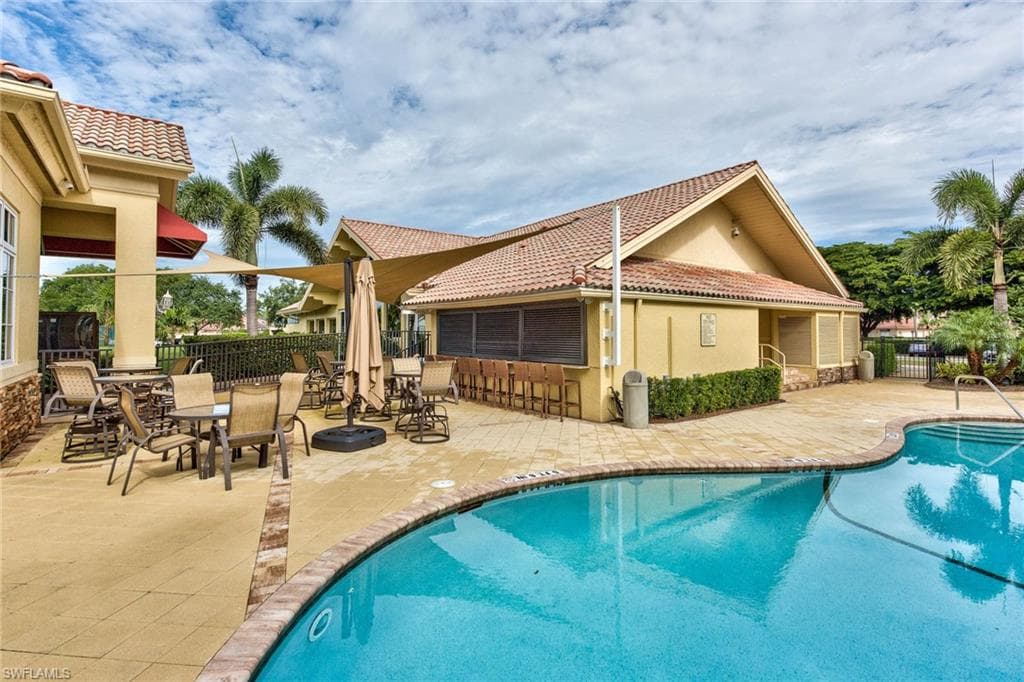 10045 Heather LN # 204, NAPLES FL 34119-25