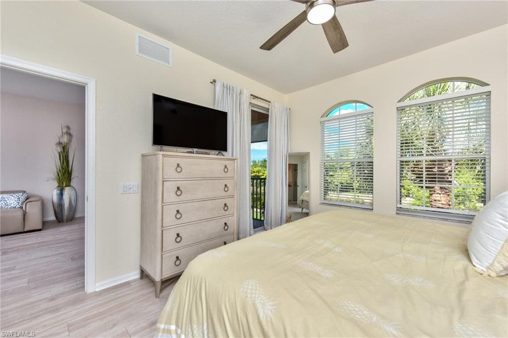 10045 Heather LN # 204, NAPLES FL 34119-10