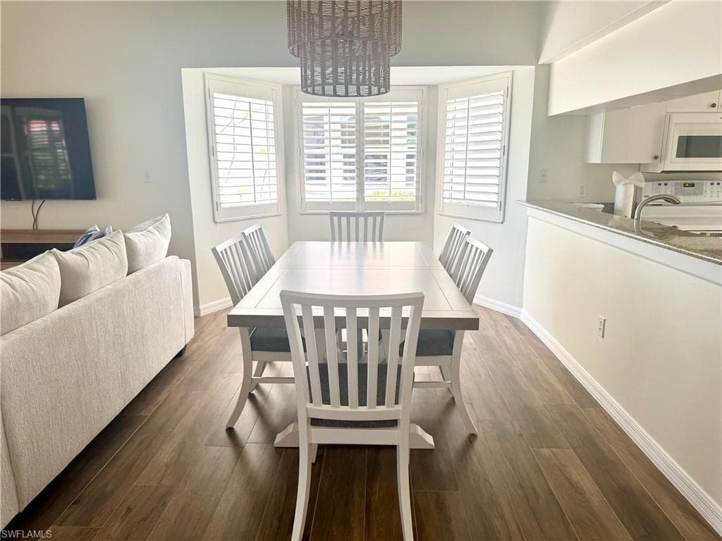 4907 Europa DR, NAPLES FL 34105-26