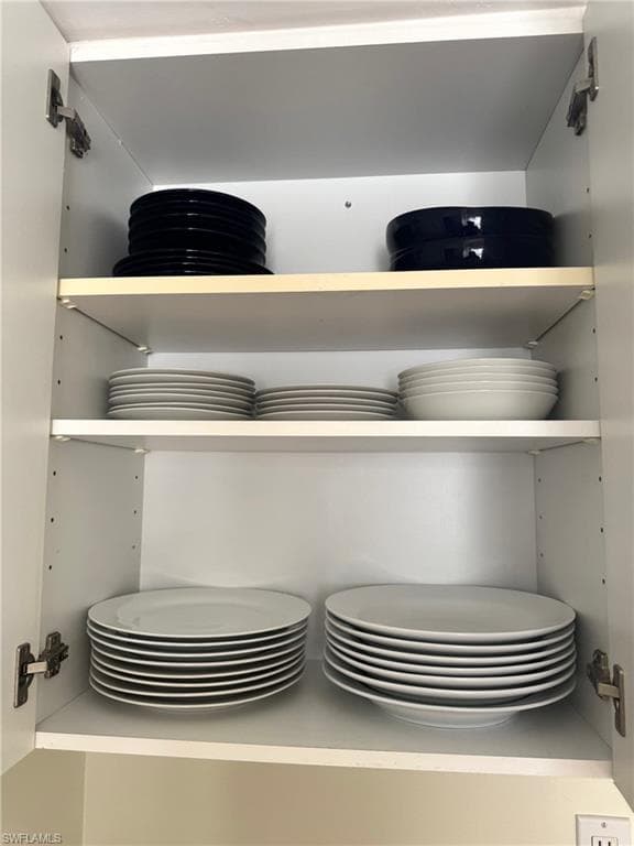 4907 Europa DR, NAPLES FL 34105-25