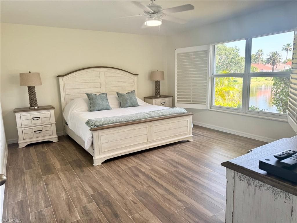 4907 Europa DR, NAPLES FL 34105-2