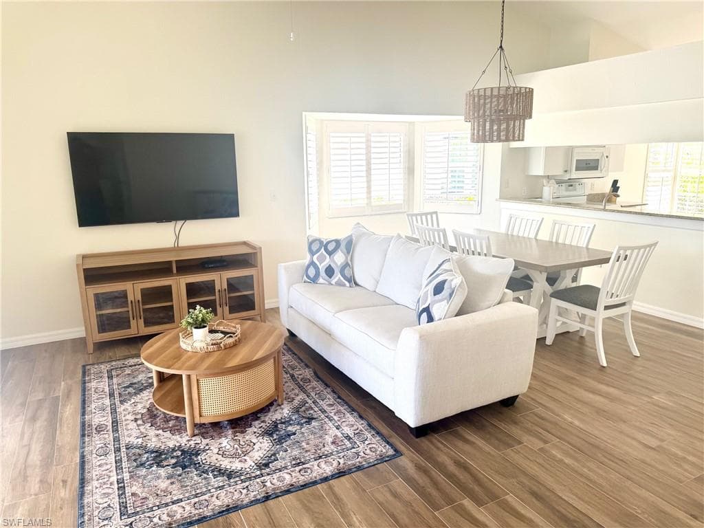 4907 Europa DR, NAPLES FL 34105-27